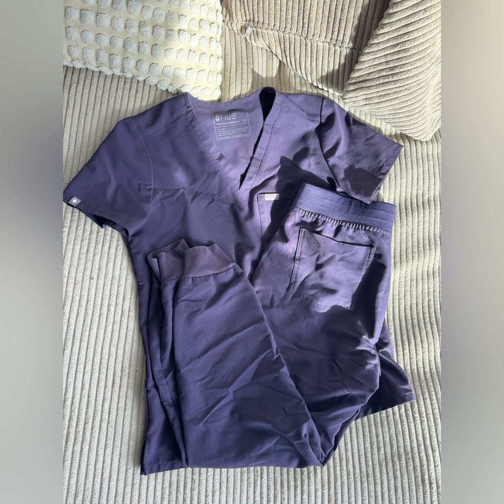 Figs “Purple Jam” set - Small/Petite Jogger XS Top